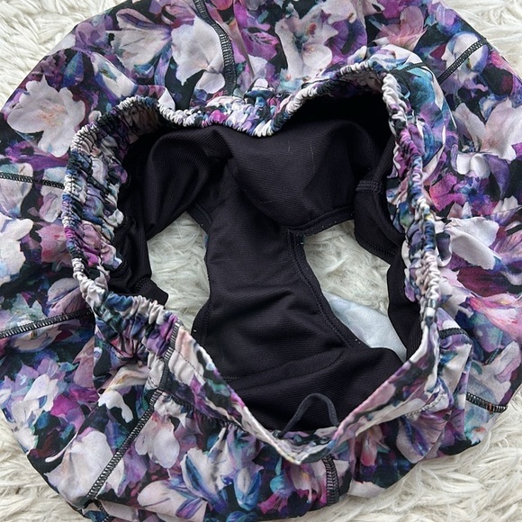 Lululemon Hotty Hot Short II *2.5" Utopia Multi / Deep Phantom - Picture 3 of 5